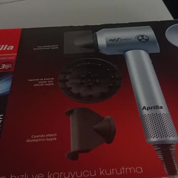 A101’den Satın Alınan Aprilla Saç Kurutma Makinesinde Yanık Ve Deformasyon, Değişim İsteği
