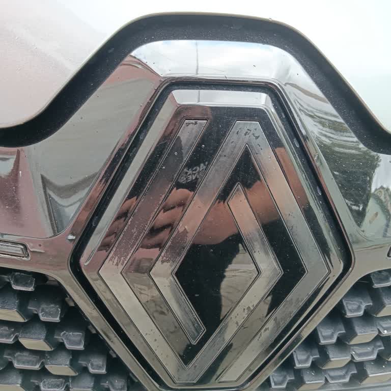 Carwax Çanakkale Şubesinde Plastik Amblemde Renk Değişimi Ve Cevapsızlık