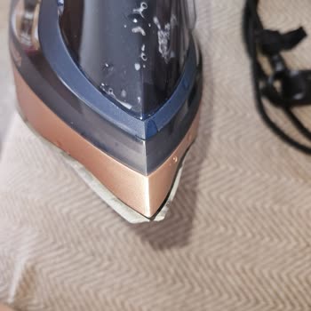 Philips Azur 8000 Ütüsünün Kutu İçinde Kırılan Ucu Tasarım Hatası