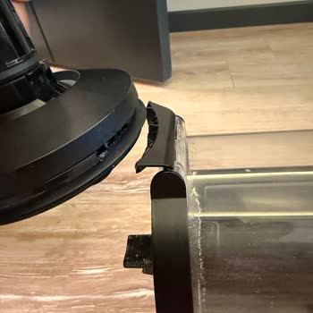 Dyson Süpürge Toz Haznesi Kapağı Kendiliğinden Kırıldı Ve Garanti Kapsamı Dışında