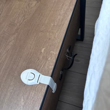 Alfemo Brooklyn Komodin Deri Kulpların Deforme Olması Ve Yalnızca Satış Teklifi İle Çözüm Sunulması