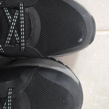 Kısa Sürede Delik Açan Skechers Ayakkabısının Garanti Değişim Talebi