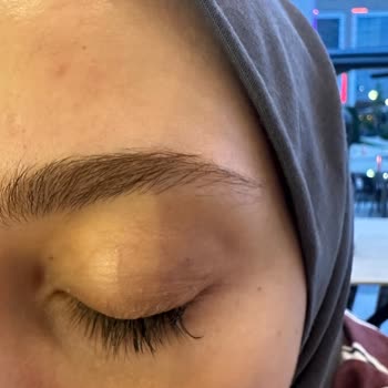 Esra Ek Güzellik Merkezi Kirpikleri Derime Yapıştırdı