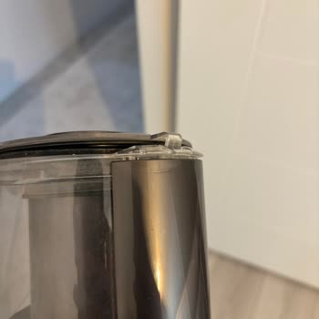 Dyson V15S Süpürge Toz Haznesi Çatlağı Ve Boru Ayrılması İçin Ücretsiz Onarım Talebi
