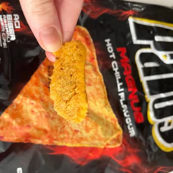 Magnus Patos Hot Chilli Cips Paketi İçinde Hamur Parçası Bulundu