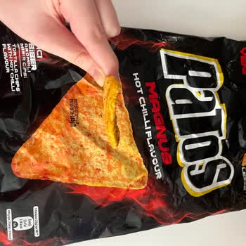 Magnus Patos Hot Chilli Cips Paketi İçinde Hamur Parçası Bulundu