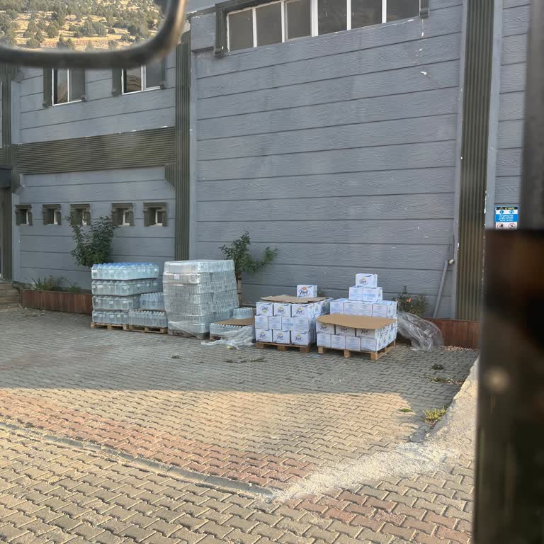 İlya Su’nun Damacana Ve Paket Sularının Güneş Altında Saklanması Sağlık Riskine Yol Açıyor
