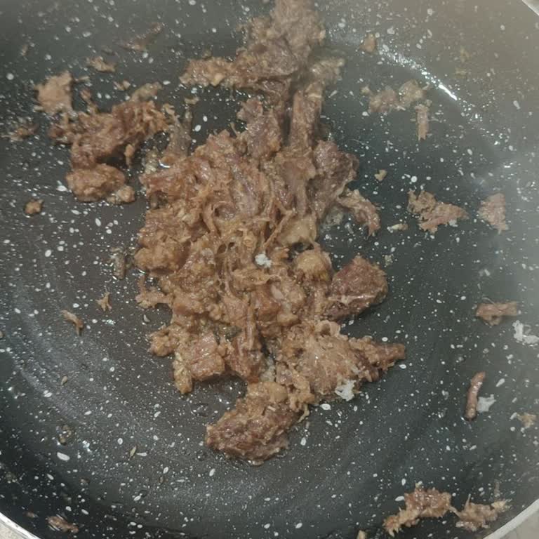 Afyonkarahisar Şok Market Lezzetlim Dana Kavurma Ürünün Kötü Kokusu Ve Sağlık Tehlikesi