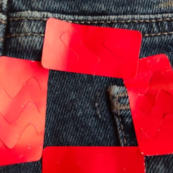 Mavi Black Kot Pantolonunda Tek Kullanımda Deformasyon, Değişim Reddedildi