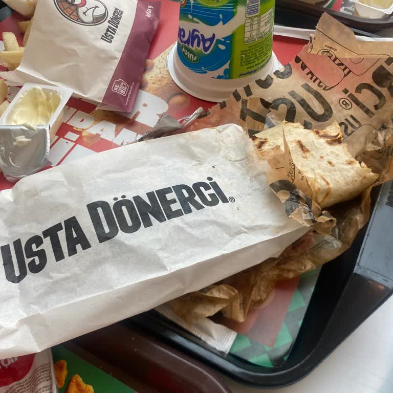 Usta Dönerci’de Tavuk Dönerde Deri Ve Sakatat İçermesi Sağlık Endişesi Yarattı