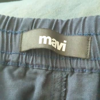 Mavi Keten Pantolonlarda Tek Kullanımlık Tüylenme Sorunu
