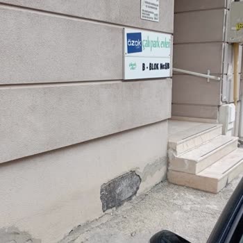 Altyapı Bozukluğu Murathan Caddesi’nde Sürekli Su Baskınına Yol Açıyor