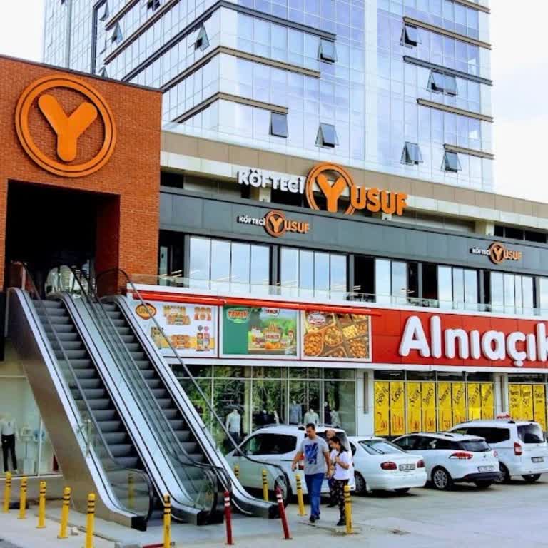 Köfteci Yusuf Şubesinde 50 Dakikalık Bekleme, Sipariş Eksikliği Ve Yönetim Sessizliği
