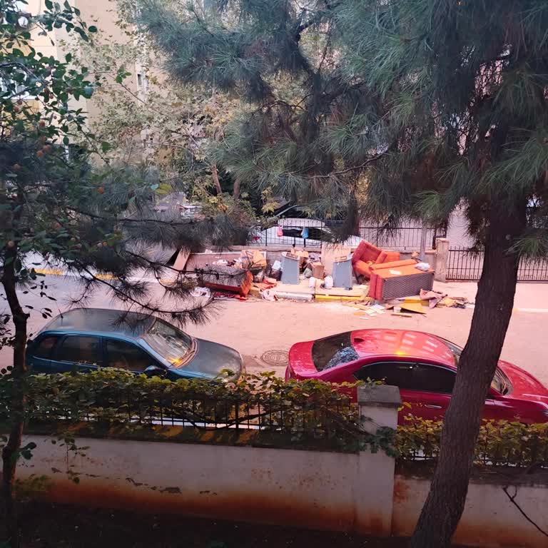 Pendik’te Çöp Ve Çekyat Sorunu Çözülmedi, Belediyeye Acil Müdahale Talebi