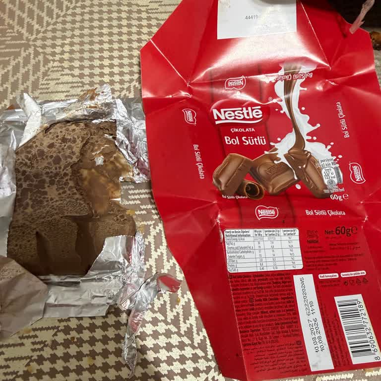 A101'de Bozuk Nestle Bol Sütlü Çikolata, Gıda Güvenliği Endişesi