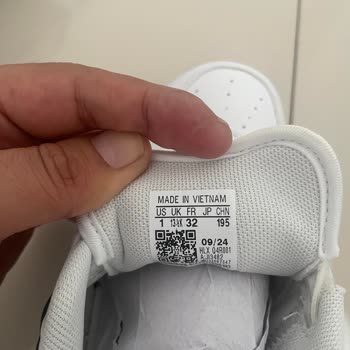 FLO Mobil Uygulamasında Adidas Hoops 4.0 Çocuk Ayakkabısının Yanlış Numara Gönderimi