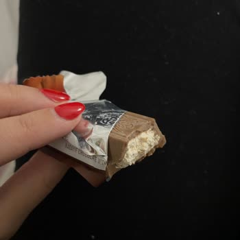 Bolçi Fındıklı Kadayıf Çikolatasının Kıvamı Un Gibi Çıktı Ve İade İmkânı Yok