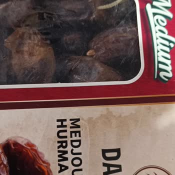 Migros Sanal Market’te Gelen Hurma Ambalajında Böcek Ve Kurtçuklar