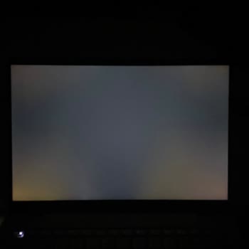 Lenovo Ideapad Flex 5 Ekran Işık Sızması Ve Açılışın Yavaşlaması