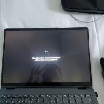Lenovo Ideapad Flex 5 Ekran Işık Sızması Ve Açılışın Yavaşlaması