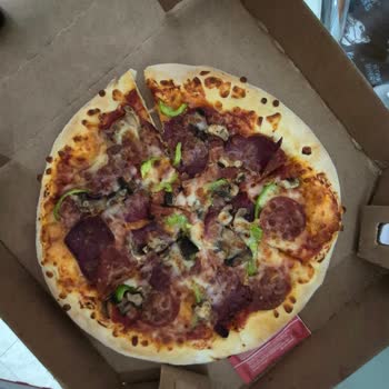 Domino's Edremit'te Yanlış Boy Pizzalar Gönderildi, İade Reddi