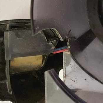 Bosch Süpürge Haznesi Kırıldı Ve Yüksek Parça Maliyeti