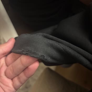Bershka Eşofmanında Boya Akması Ve Elastik Kopması