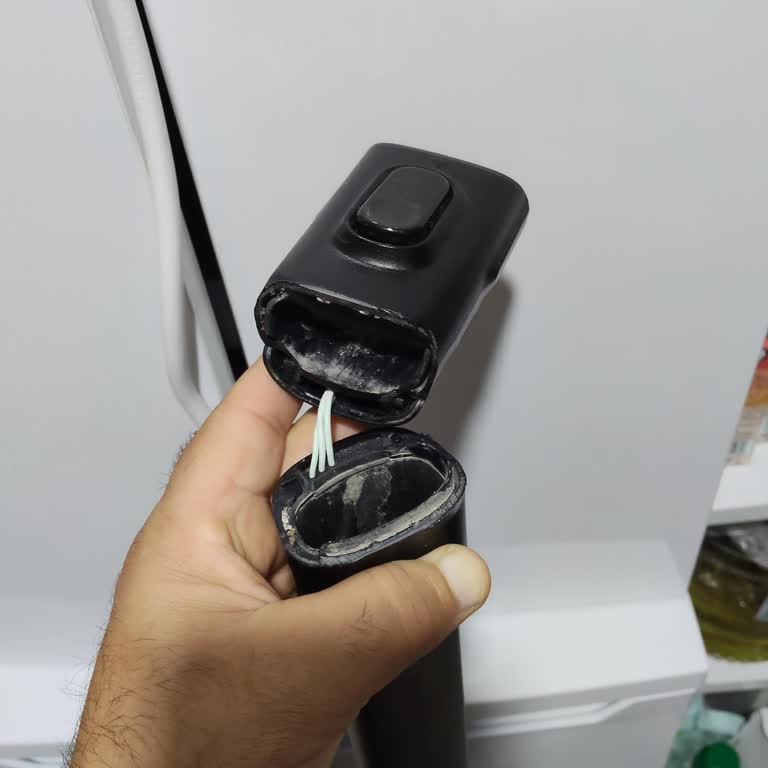 Philips 8000 Aqua Plus Süpürgenin Borusu Kırıldı, Garanti Kapsamında Çözüm Talebi