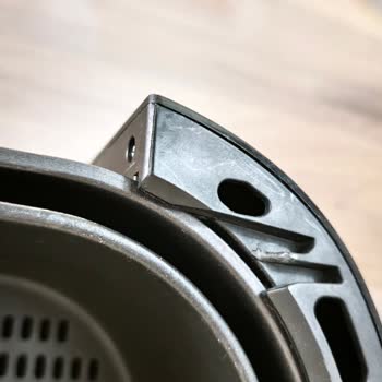 Philips Airfryer Kazanı Erimiş Ve Sabitlenemiyor