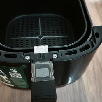 Philips Airfryer Kazanı Erimiş Ve Sabitlenemiyor
