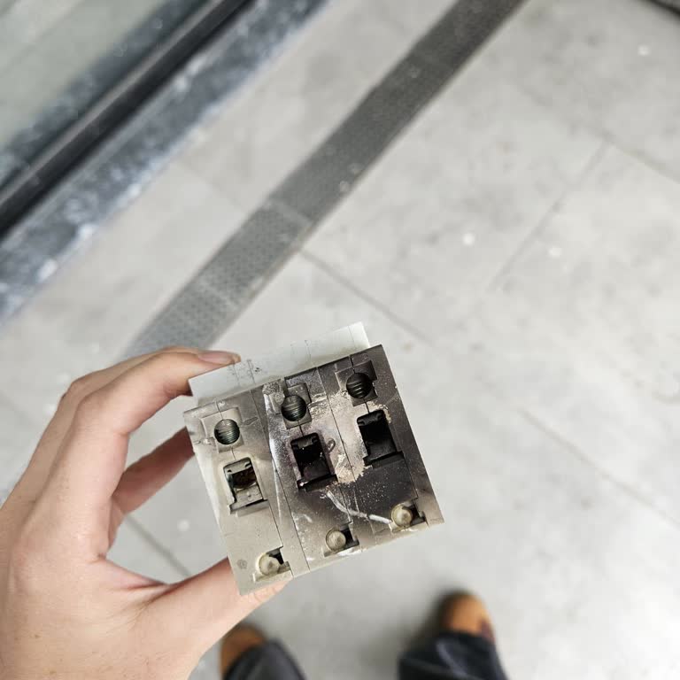 Gediz Elektrik'ten Büyük Elektrik Kesintisi Ve Ticari Mağduriyet