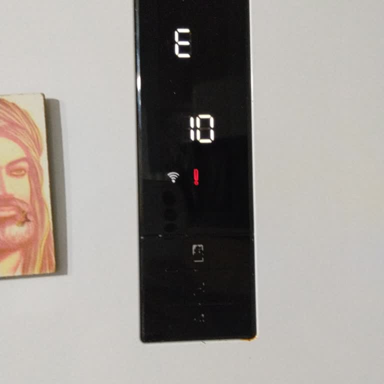 Kırmızı Ünlem İşareti Ve Soğutmayan Vestel Buzdolabı İçin Ücretsiz Servis Yardımı Talebi