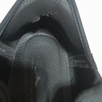 Üretim Hatası Nedeniyle Kısa Sürede Yırtılan Skechers Ayakkabısının Değişimi Talebi