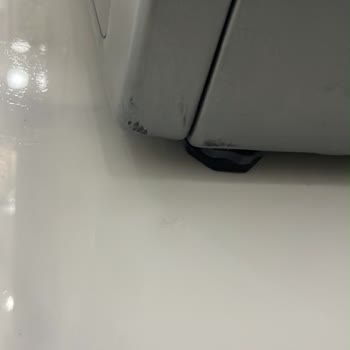 Yetkili Servis Çamaşır Makinesine Darbe Yaptı, Kasa Değişimi Teklifiyle Reddedildi