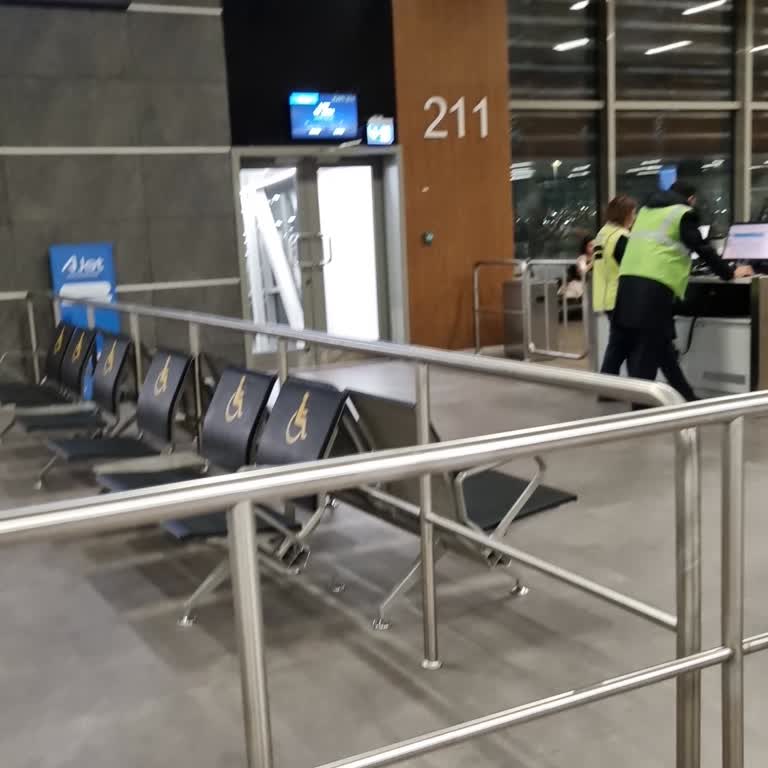 Sabiha Gökçen Havalimanı’nda Uçuş Kapısı Beş Kez Değiştirildi, Yolcular Yorgun Ve Kızgın