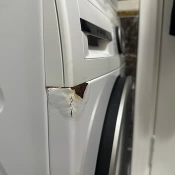 Bosch Çamaşır Makinesinde Deterjan Gözünün Altındaki Pas Sorunu