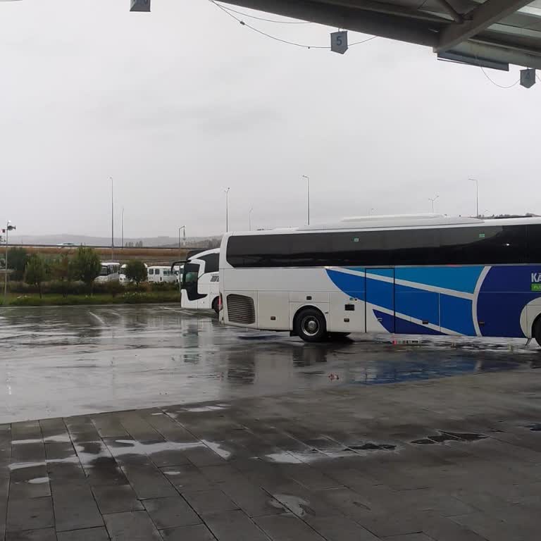 Buzlu Turizm Bozüyük Kütahya Hattında Sürekli Rötarlar Öğrencileri Mağdur Ediyor