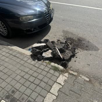 Esenkent Mahallesi Asfalt Çalışması Sonrası Bırakılan Parçalar Temizlenmeli