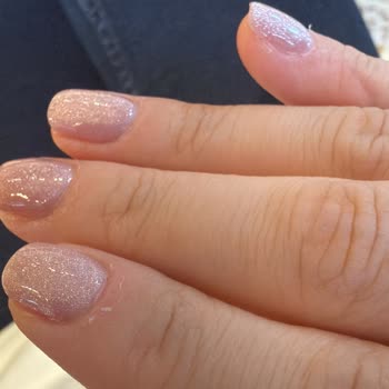 Yolo Beauty Caddebostan’da Kalıcı Oje İşlemi Sonrası Tırnaklarım Aşırı Hasar Gördü