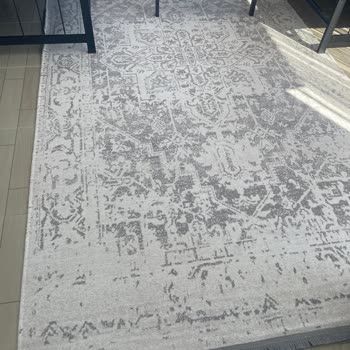 Makinede Yıkanabilir Dediği Halının Renkleri Akıyor Ve Satıcı İade Reddetti
