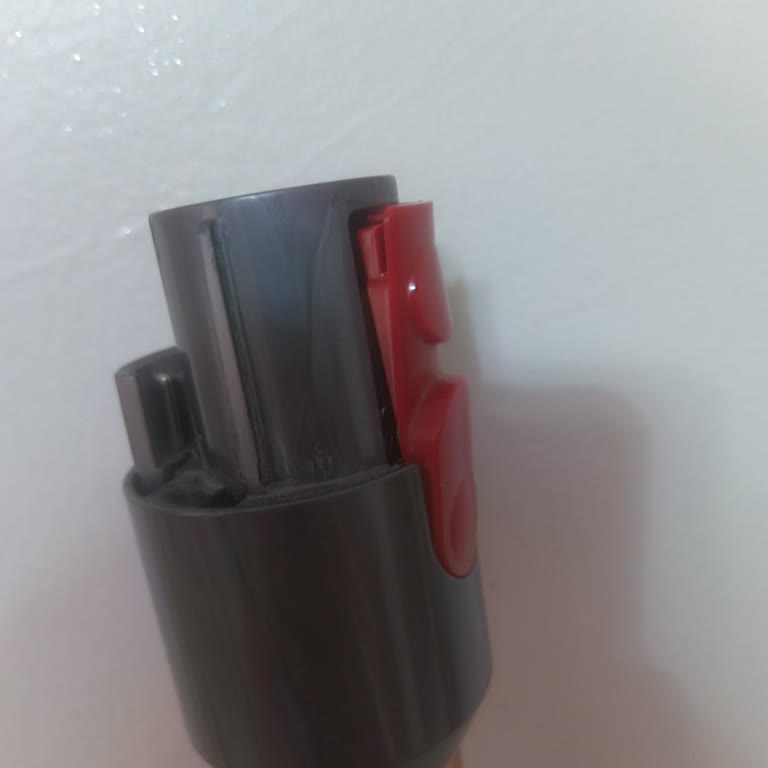 Dyson V10 Boru Tuşunun Garanti Dışı Çıkması Ve Ücretsiz Değişim Talebi