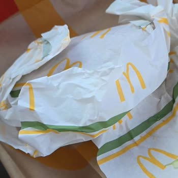 McDonald's Okmeydanı'nda Yanlış Sipariş Ve Hijyen İhlali
