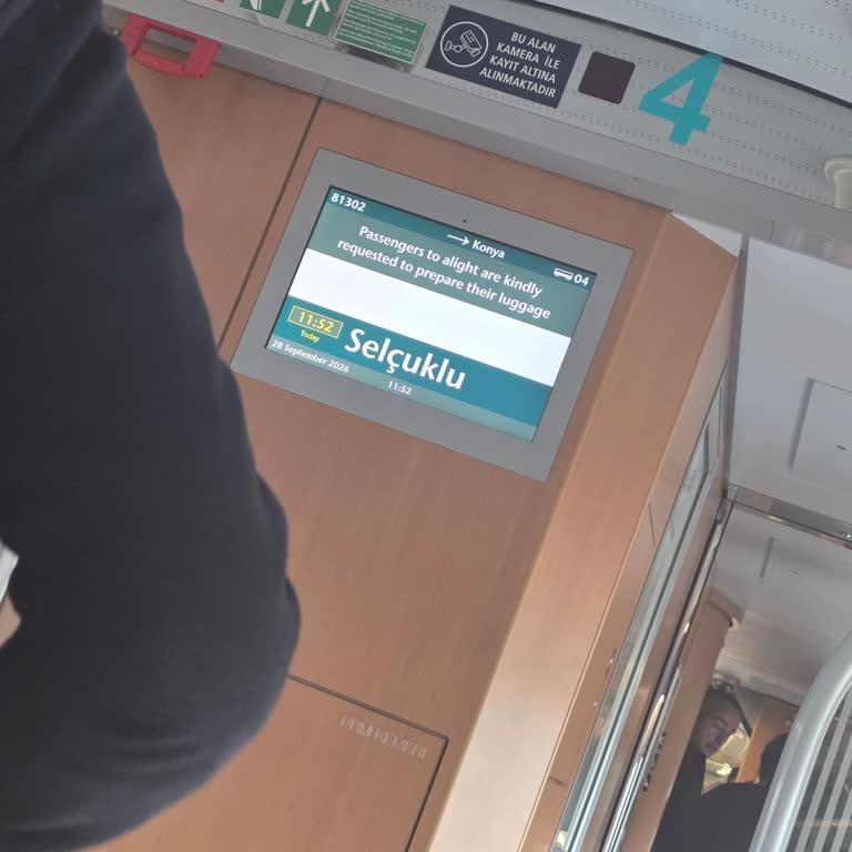 YHT Trenindeki 40 Dakikalık Gecikme Ve Bilgilendirme Eksikliği