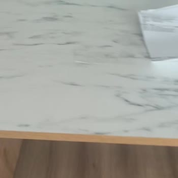 TV Ünitesi Gelmedi, Yanlış Masa Ve Fazla Sandalye Gönderildi