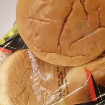 Şok Market Şubesinde Küflü Hamburger Ekmeği Satıldı