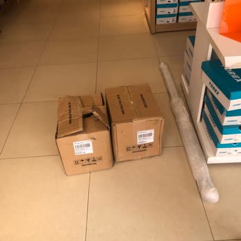 Aras Kargo Sütçü İmam Şubesinde Paketi Girişte Bırakılması Ve Yardım Eksikliği