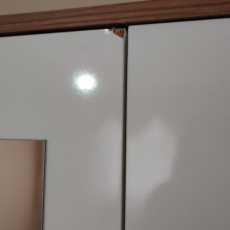 Kırık Gardırop Kapak Ücretsiz Değişim İstiyorum, Cevap Bekliyorum