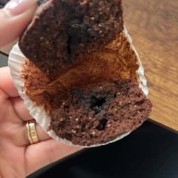 Küflenmiş Ve Kurtlanmış Eti Browni Kek İçin İade Ve Denetim Talebi