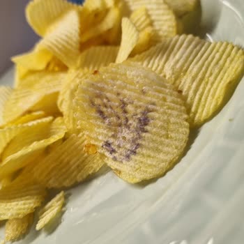 Ruffles Patates Cipsinde Mor Leke: Hijyen Ve Sağlık Endişesi