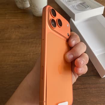 Arka Kapağı Kırık İphone 17 Pro Max Değişim Talebi Red Edildi